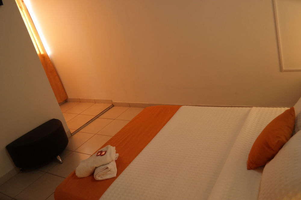 Otono Hostel Сан-Хіль Екстер'єр фото